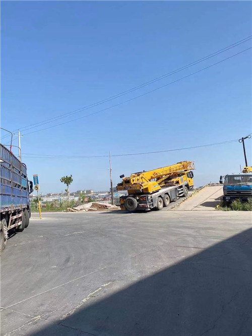 桑珠孜区25吨吊车的租赁价格大概是多少？