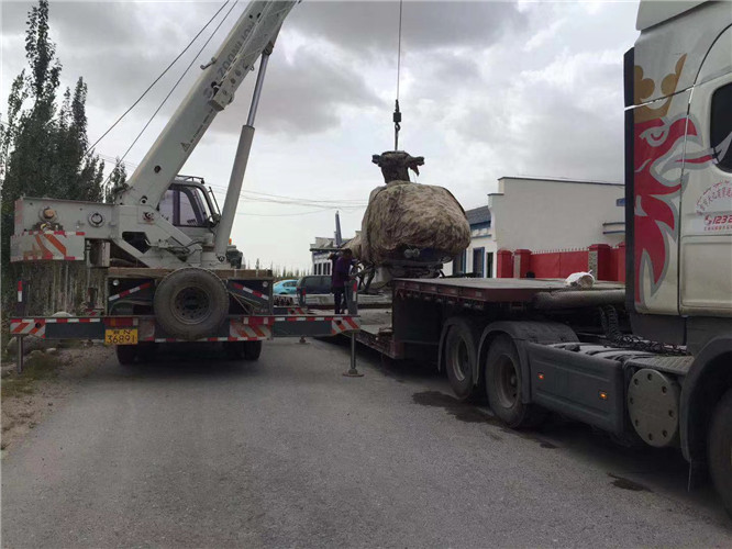 桑珠孜区狭窄场地（如小区、车间）适合用哪种吊车？