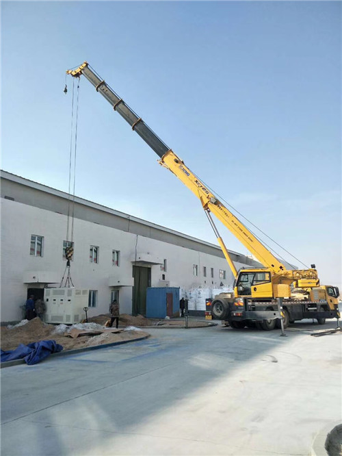 桑珠孜区“超载就喊停”—— 吊车的 “重量保镖” 技术